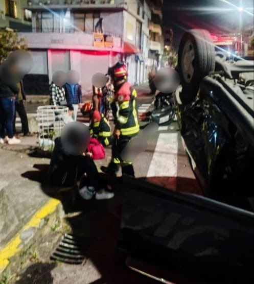 Tres heridos deja siniestro de tránsito en el norte de Quito. - Notimundo
