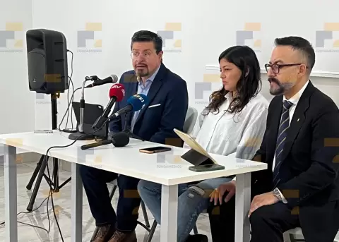 C�sar Ricaurte (i), director ejecutivo de Fundamedios.