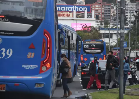 Buses en Quito.