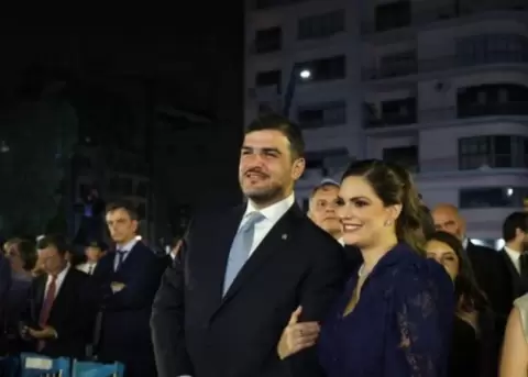 Aquiles Alvarez, alcalde de Guayaquil y su esposa, Fiorella Icaza.