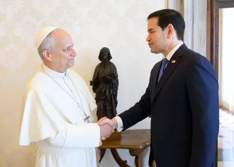 El papa Le�n XIV y el secretario de Estado de Estados Unidos, Marco Rubio, en el Vaticano, este 07 de mayo de 2026.