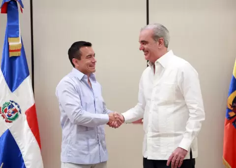 Daniel Noboa y Luis Abinader, presidentes de Ecuador y Rep�blica Dominicana, respectivhttps://amura.fmmundo.com/#amente.