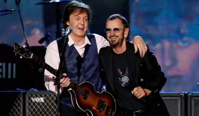 Paul McCartney y Ringo Starr reviven Liverpool en emotivo reencuentro musical.