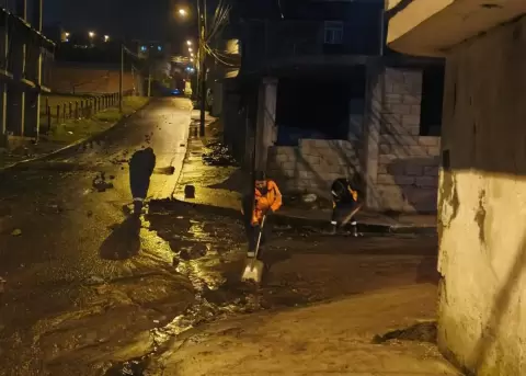 Aluvi�n en Guaman� tras el desbordamiento de una quebrada por fuertes lluvias