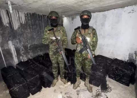Fuerzas Armadas decomisan 30 bultos de presunta droga en Montecristi