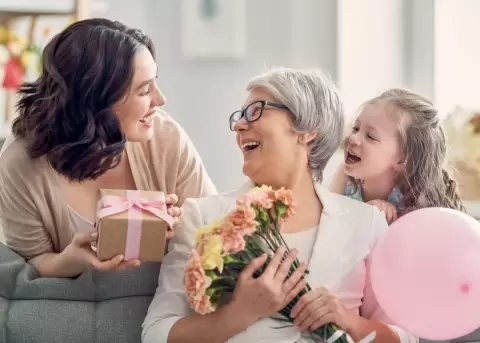 Ecuador celebra este 10 de mayo el D�a de la Madre, una fecha marcada por la tradici�n y la fe