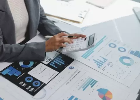 Emociones, miedo y ego influyen directamente en las decisiones financieras diarias.