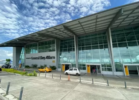 Gobierno impulsa plan para reactivar el Aeropuerto de Cotopaxi