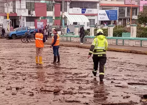 Aluvi�n en Aloas�, Mej�a (Pichincha).