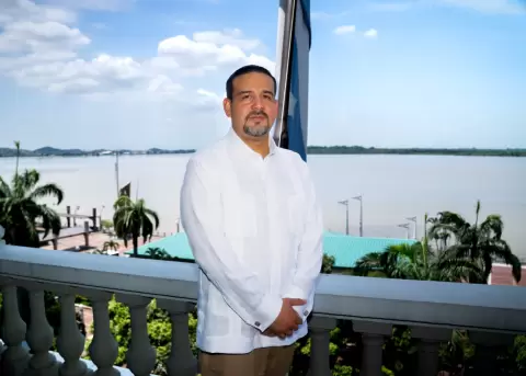Carlos Encalada inicia gesti�n en la Prefectura del Guayas