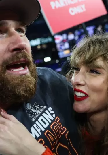 Taylor Swift organiza boda secreta evitando filtraciones y paparazzis completamente digitales.