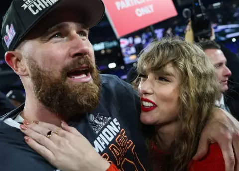 Taylor Swift organiza boda secreta evitando filtraciones y paparazzis completamente digitales.