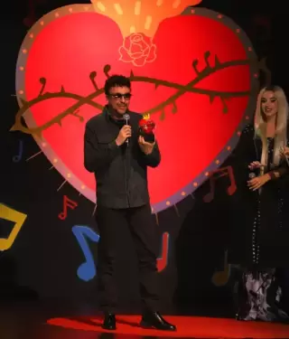 Andr�s Cepeda celebra nuevo triunfo internacional durante exitosa gira musical estadounidense.