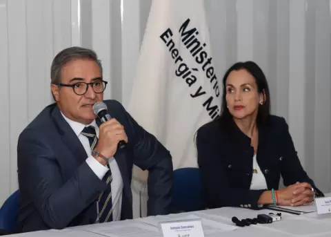 Antonio Goncalves (izquierda) e In�s Manzano (derecha).