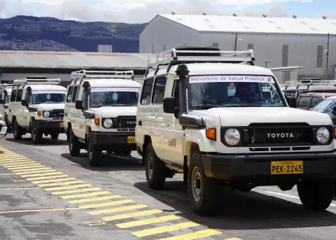 Gobierno incorpora flota de 40 veh�culos refrigerados para fortalecer vacunaci�n