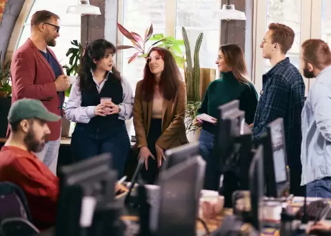 Empresas exitosas priorizan bienestar emocional y equilibrio laboral de sus trabajadores.