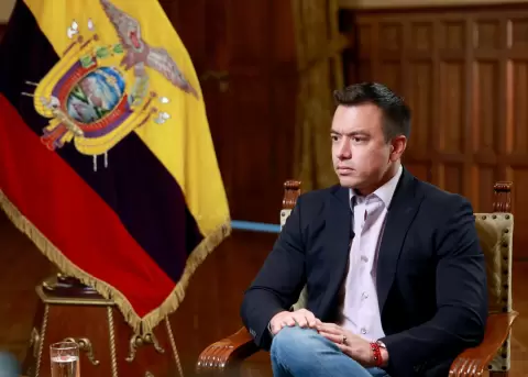 Daniel Noboa expide reglamento para controlar el gasto de municipios y prefecturas