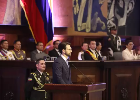 Olsen llama a una relaci�n "responsable" entre funciones del Estado durante el informe de Noboa