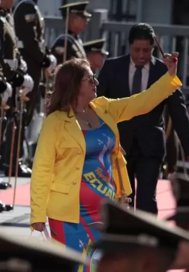 Moda, elegancia y un vestido tricolor destacaron en el Informe a la Naci�n