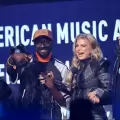 Fergie se reencuentra con Black Eyed Peas en los AMAs 2026