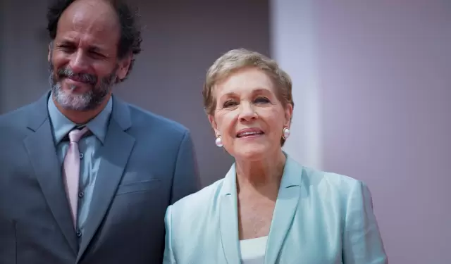 Julie Andrews da un mensaje en el s�ptimo Congreso Mundial de Parkinson.