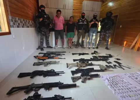 Incautaci�n de arsenal de armas en Manab�.