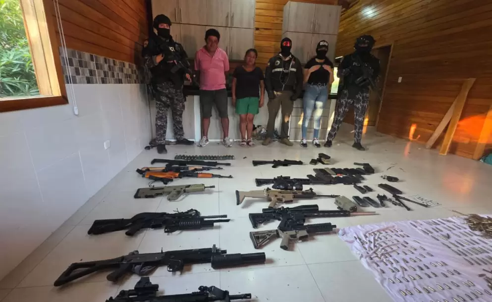 Capturan a dos sospechosos ligados a red de alias Gato Farf�n: esto hallaron
