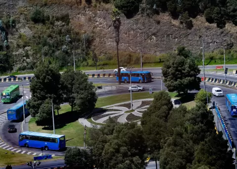 En la capital hay alrededor de 3.000 unidades de transporte de color azul, servicio prestado por operadoras privadas.