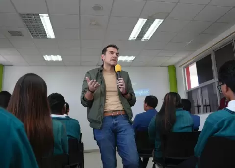 El ministro Harold Burbano dialog� sobre inserci�n laboral, competitividad y capacitaciones, adem�s de presentar Conecta Empleo.