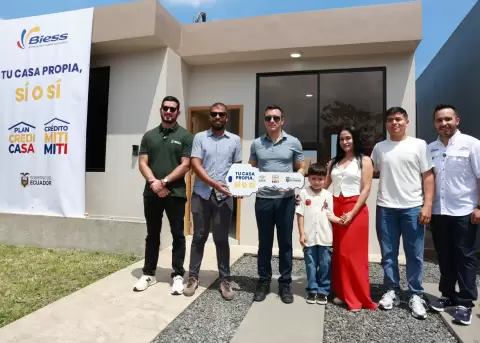 El Gobierno Nacional impulsa el desarrollo social y econ�mico de la provincia con soluciones integrales en vivienda y salud.