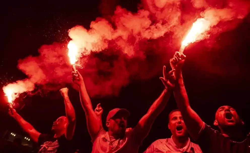 M�s de 400 detenidos y siete polic�as heridos durante las celebraciones del PSG en Francia