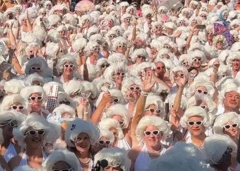 Miles de personas se reunieron en Palm Springs para celebrar a Marilyn Monroe.