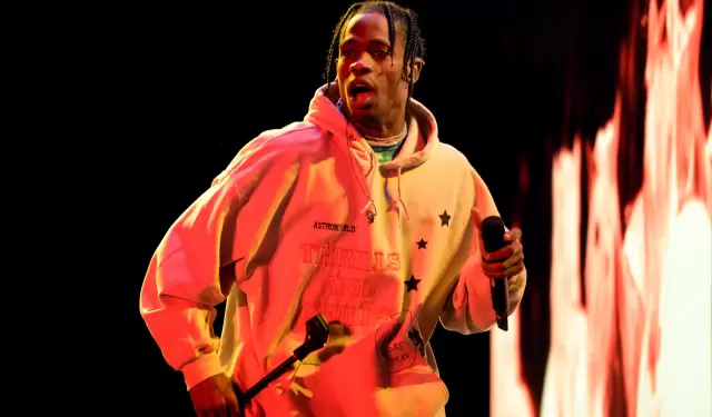 Travis Scott enfurece a sus fans tras corta actuaci�n.