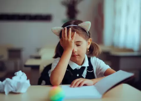 Memoria infancia cerebro recuerdos desarrollo aprendizaje emociones y ciencia humana.