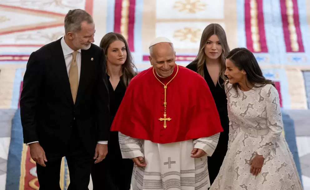 El papa inicia su visita a Espa�a agradeci�ndole su compromiso activo con la paz