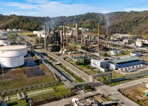 Imagen panor�mica de la Refiner�a de Esmeraldas.