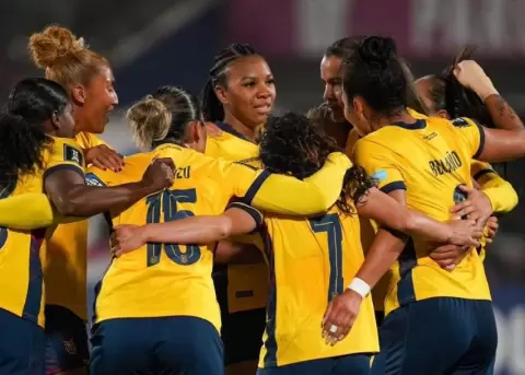 La selecci�n femenina de f�tbol busca ganar a Argentina.