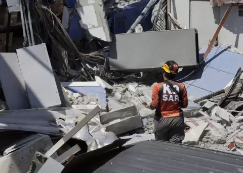 Da�os en la ciudad filipina General Santos, la m�s afectada por el terremoto de magnitud 7,8.