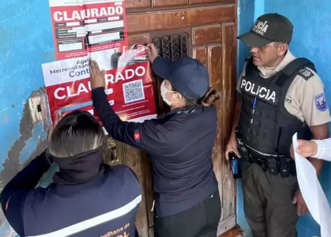 La Agencia Metropolitana de Control (AMC) clausur� dos centros clandestinos de rehabilitaci�n en el sur de Quito.