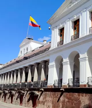 Francisco Rocha considera que la reducci�n de carteras no garantiza una disminuci�n del gasto p�blico y sostiene que Ecuador.