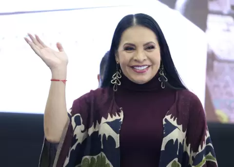 Diana Atamaint desmiente su renuncia al CNE