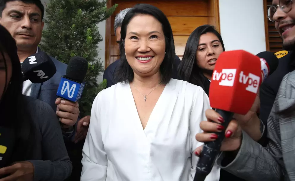 Fujimori vuelve a situarse por delante de S�nchez en la recta final del escrutinio en Per�