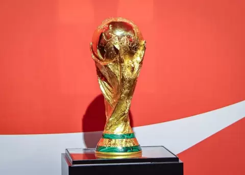 Fotograf�a que muestra el trofeo del Mundial de la FIFA en Montevideo (Uruguay).