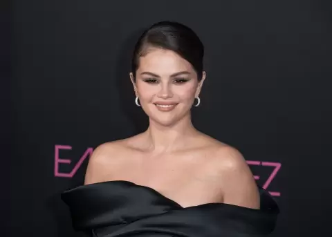 Selena Gomez responde a las cr�ticas por un comentario en Instagram.