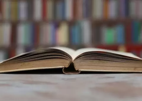 F�tbol, literatura e infancia unidos en la mirada de Michelena.