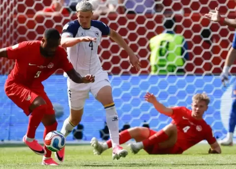 Canad� empata en su debut mundialista.