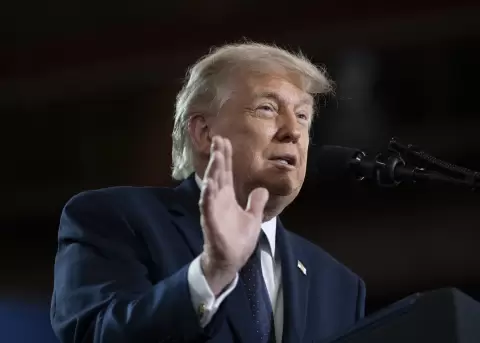 El presidente Donald J. Trump ofrece declaraciones sobre la econom�a en el Rockland Community College, en Suffern, Nueva York, el viernes 22 de mayo