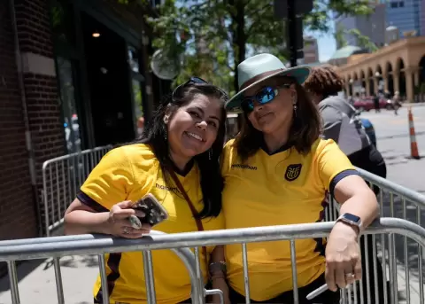 Filadelfia se viste de amarillo en la antesala del debut de Ecuador