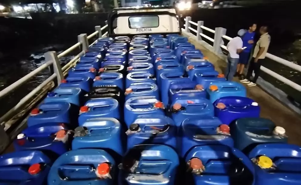 Operativo en alta mar deja 16 aprehendidos por tr�fico de combustible en Gal�pagos