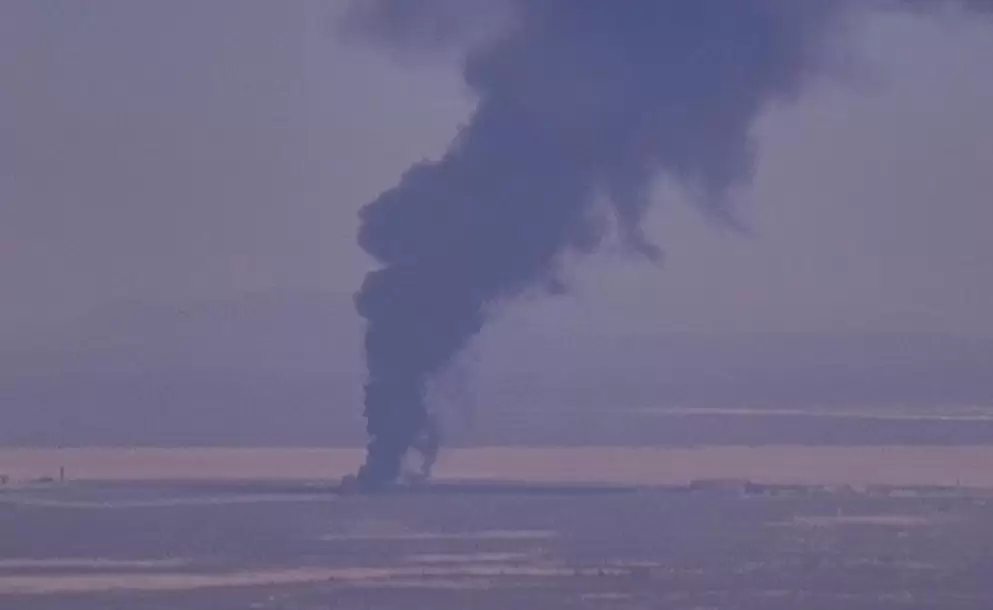 Ocho personas fallecen en accidente de bombardero de EE.UU. estrellado en California